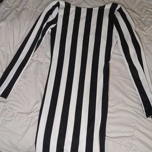 Y2K Wetseal horizontal black and white stripe low back dress
